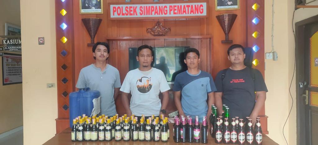 Memberikan Rasa Aman Bagi Warga, Polsek Simpang Pematang Gelar Razia Miras