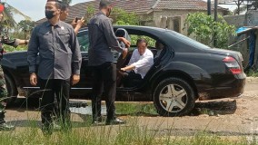 Kunjungan Presiden Jokowi Sengaja Melintasi Jalan yang Rusak Lampung, untuk Adu Nyali