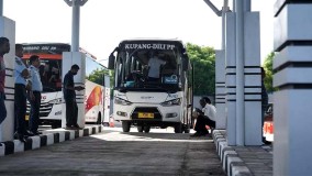 Perjalanan Dengan Bus DAMRI dari Kupang ke Dili Timor Leste Cukup Bayar Rp350 Ribu