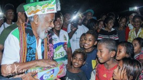 Maun Boot Kay Rala Xanana Gusmao Rayakan Ulang Tahunnya ke-77 Bersama Anak-anak Timor Leste di Tengah Malam yang Gelap