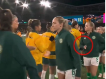 Piala Dunia Wanita 2003: Pemain Irlandia Menolak Jabat Tangan dengan Bintang Australia, Ternyata Ada skandal