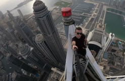 Spiderman Prancis Remi Lucidi Tewas Saat Memanjat Gedung Tinggi di Hong Kong