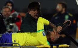Mimpi buruk Brasil berlanjut, Neymar Jr. Tinggalkan Pertandingan Melawan Uruguay karena Cedera Lutut