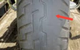 Série de connaissances de la mécanique, causes des pneus de moto minces dun côté