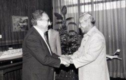 Henry Kissinger, Mantan Menlu AS, Iha Papel Importante Iha Invasaun Timor-Leste Husi Soeharto