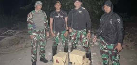 Tim Ambush Satgas Pamtas RI-RDTL Gagalkan Upaya Penyelundupan 5 Bal Rokok ke Timor Leste