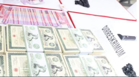 Polisi Singapura dan Indonesia Tangkap Sindikat Mata Uang Palsu yang Membuat Uang Kertas Prcahan $10,000