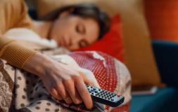 Tidur dengan TV Menyala, Ini Akibatnya Bagi Kesehatan Anda