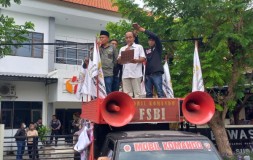 Heboh, Karena Gregetan Bawaslu Surabaya Disumpah Dibawah Al-Quran oleh AMI