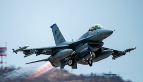50 Tahun F-16 (1) : Siang atau Malam Pesawat Tempur Ini Mengudara di Suatu Tempat