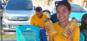 Semangat Remaja Timor Leste, Memanfaatkan Produk Lokal yang Terbuang Karena Gempuran Produk Impor di Negaranya