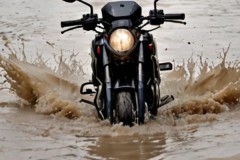 Motor Para Bainhira Atravesa Inundasaun Sira Halo Ida-nee