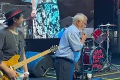 Xanana Gusmao Dansa ho Slank no Susi Pudjiastuti, iha Pangandaran Indonesia